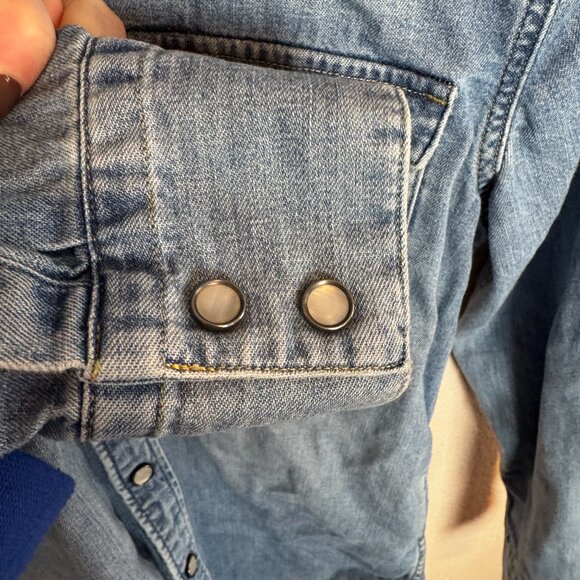 Levi's® Premium Iconic Western Denim Shirt Small - Picture 5 of 8